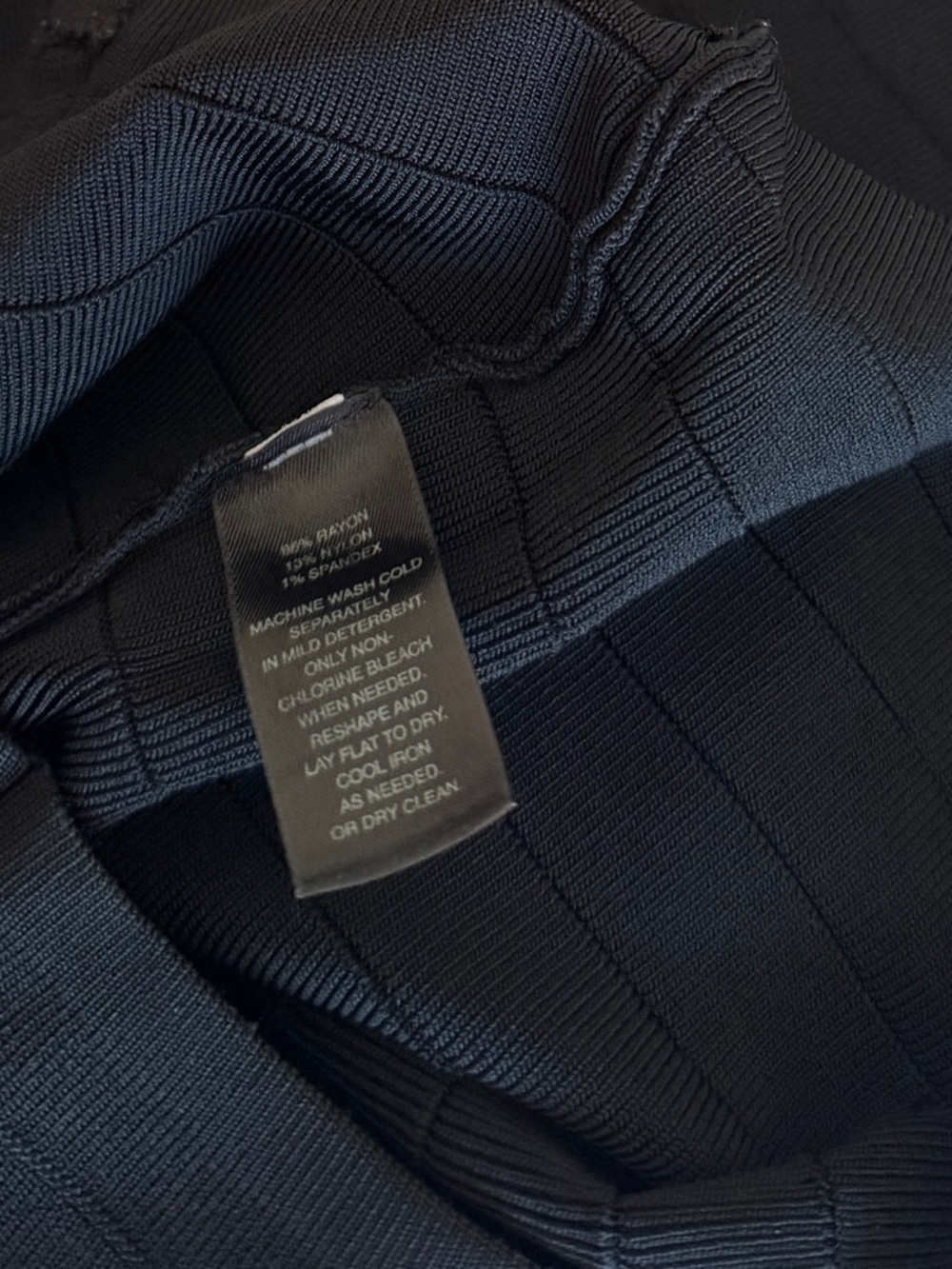 🛍️SALE🛍️ White House Black Market Corset-Style Camisole Ribbed V-Neck - Picture 7 of 7